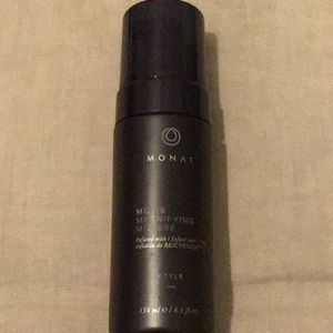 Monat moxie magnifying mousse